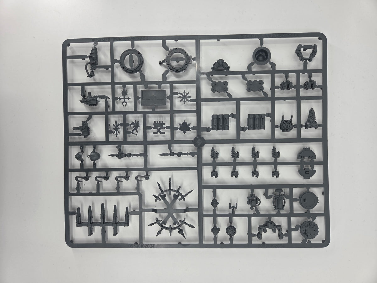 Warhammer 40K: Chaos Space Marines - CSM Rhino New On Sprue